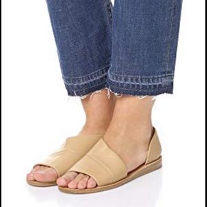 Vince leather sandals in nude. EUC